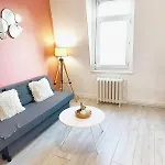 Ideal Couple & Famille - Hyper Centre - Tram - Wifi - Parking Possible - Gare - Lerelaisdodile24 Appartement Valenciennes
