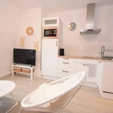 Ideal Couple & Famille - Hyper Centre - Tram - Wifi - Parking Possible - Gare - Lerelaisdodile24 Apartment *