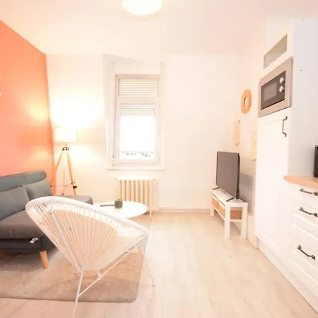 Ideal Couple & Famille - Hyper Centre - Tram - Wifi - Parking Possible - Gare - Lerelaisdodile24 *