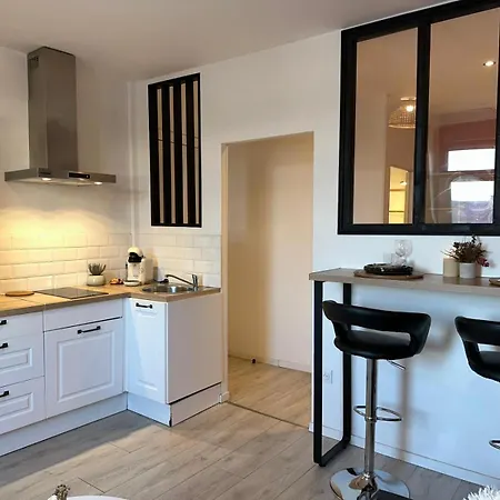 Apartment Ideal Couple & Famille - Hyper Centre - Tram - Wifi - Parking Possible - Gare - Lerelaisdodile24 *